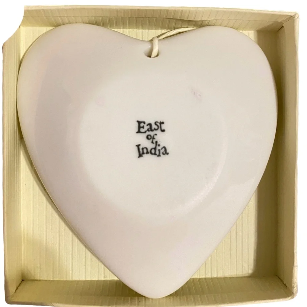 NWT Crate & Barrel MR & MRS White Heart Ring Dish